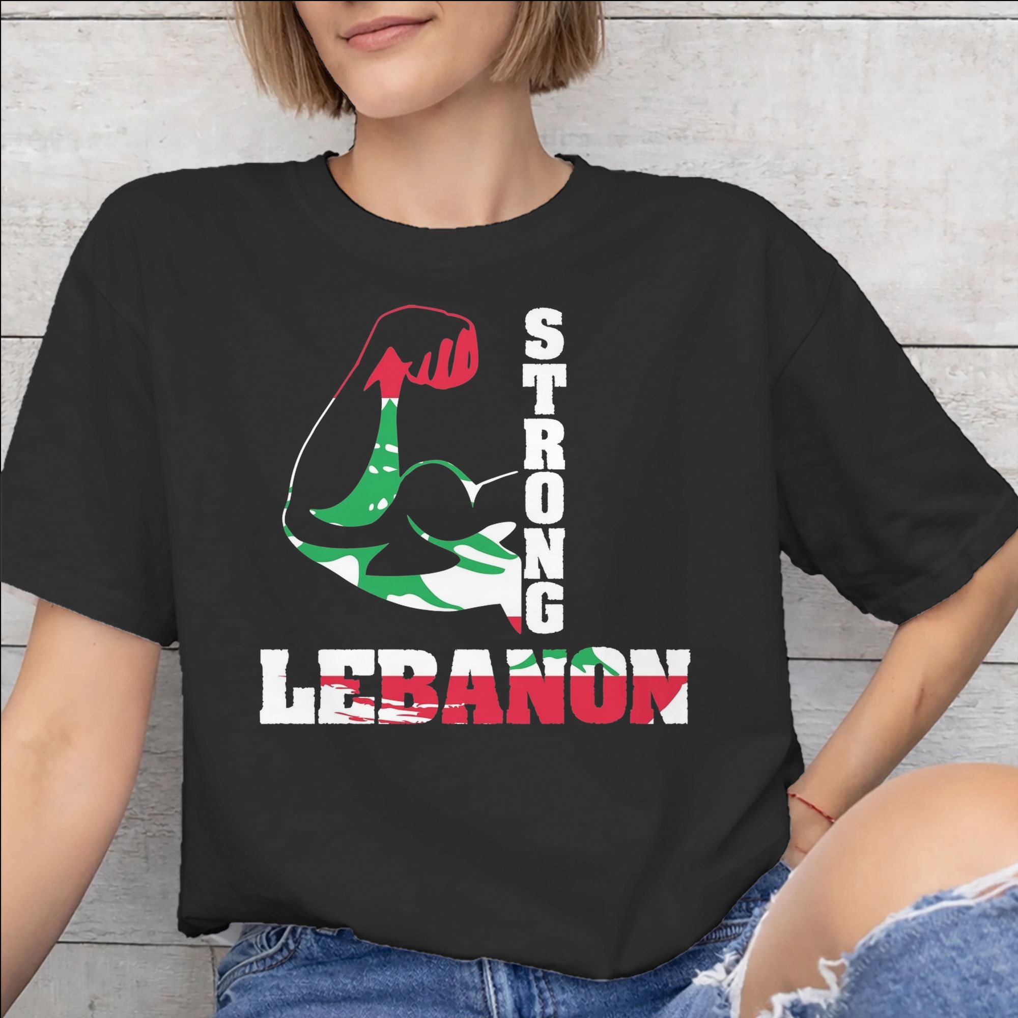 Women Accessories Lebanon - تي شيرت بتصميم قلب علم لبنان