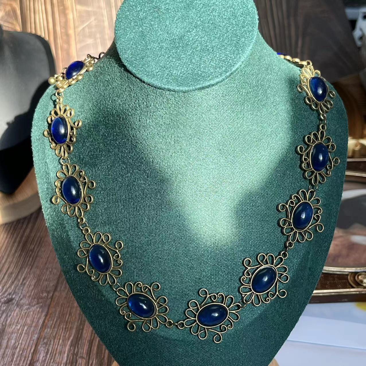 Women Accessories Bracelet - التاريخية الملكة آن بولين اليدوية الصقيل
