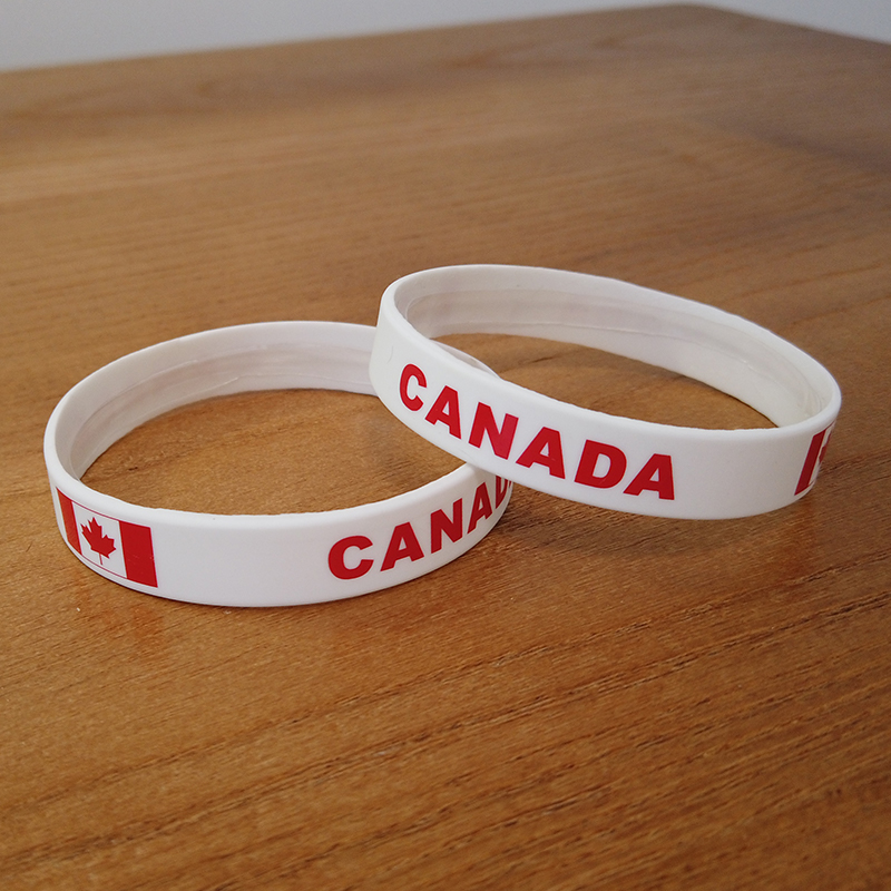 العلم الوطني الكندي الأساور لل - مراجعة Women'S Accessories Canada وسعره