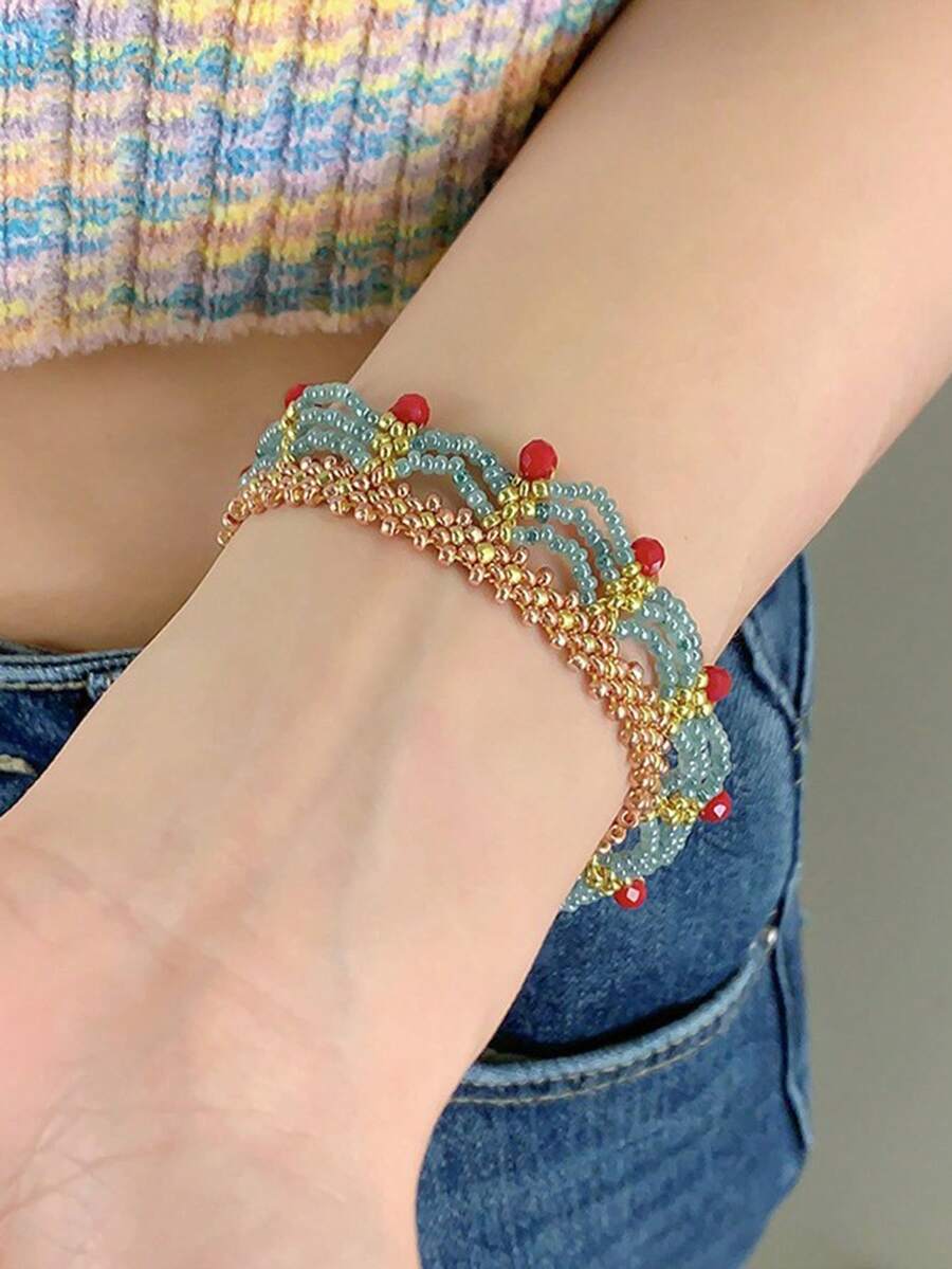 مجموعة أساور مطرزة يدويًا متعد - مراجعة Layered Necklace Set وسعره