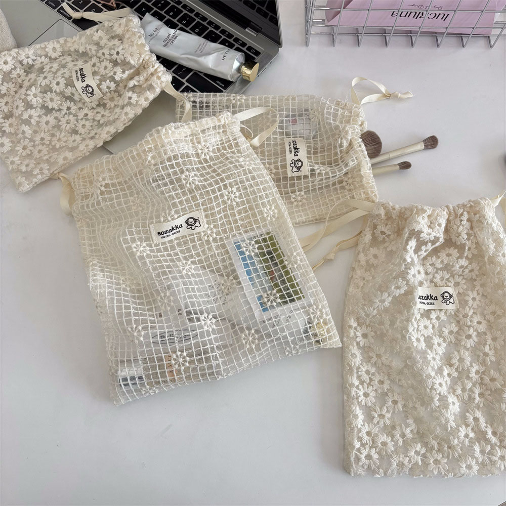 حقيبة مكياج شبكية مطرزة بالدان - مراجعة Women Accessories Products وسعره