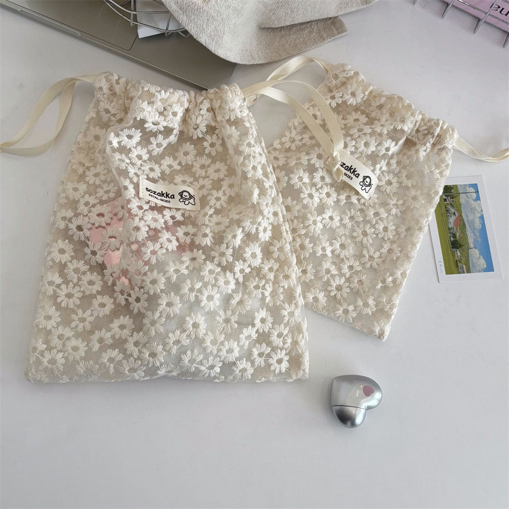 حقيبة مكياج شبكية مطرزة بالدان - مراجعة Women Accessories Products وسعره